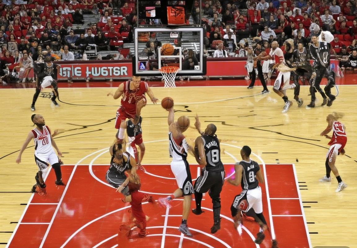 NBA季后赛巅峰对决：马刺火箭激情碰撞回顾(图2)