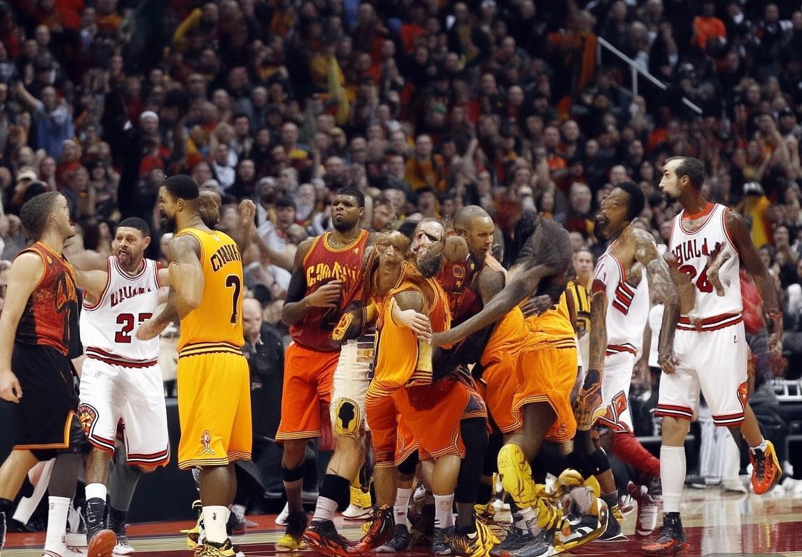 2015年NBA季后赛：骑士公牛第五战扣篮三分定胜负经典回顾(图1)