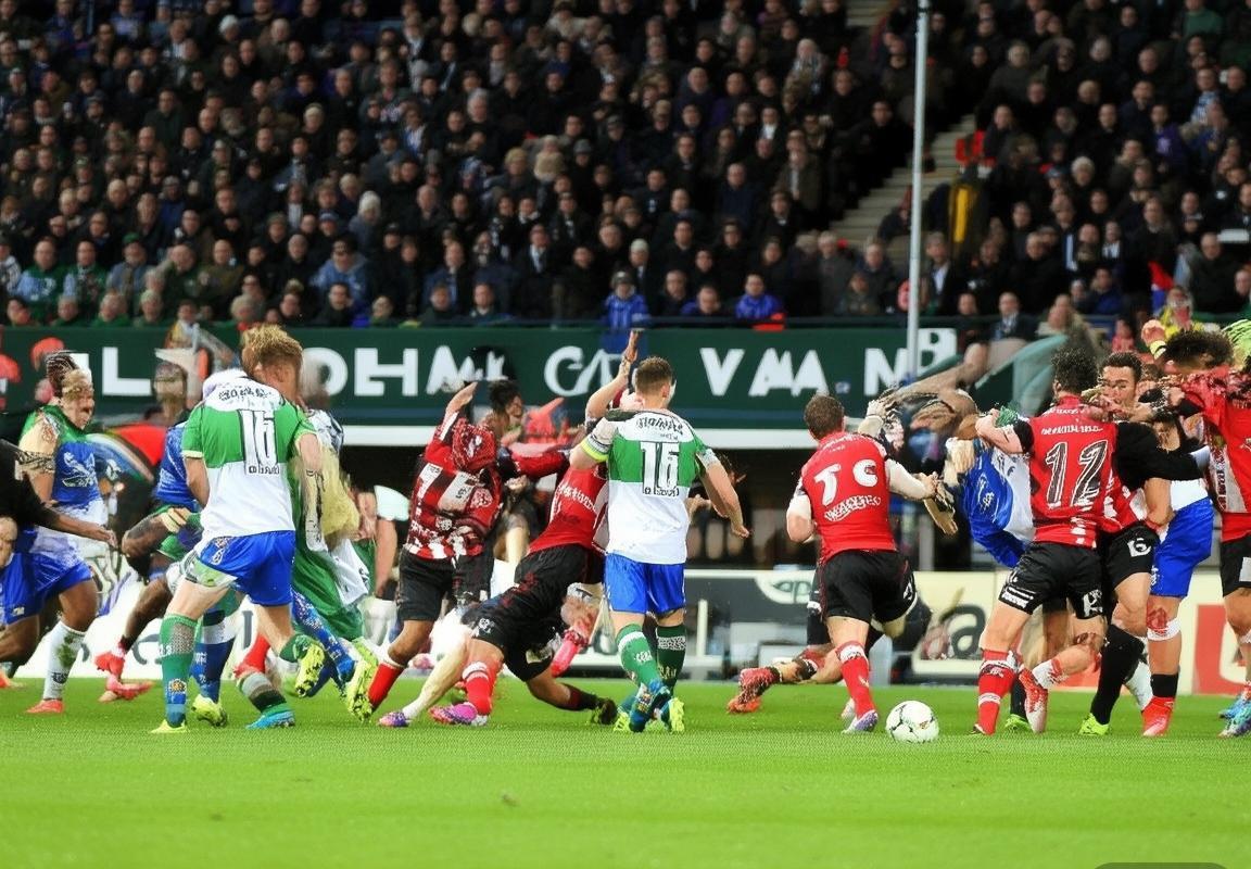 百年俱乐部巅峰对决：北安普顿VS韦康比激战纪实(图3)