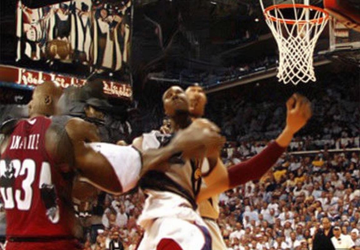 2005年NBA东决：热火活塞巅峰对决回顾与传奇瞬间(图4)